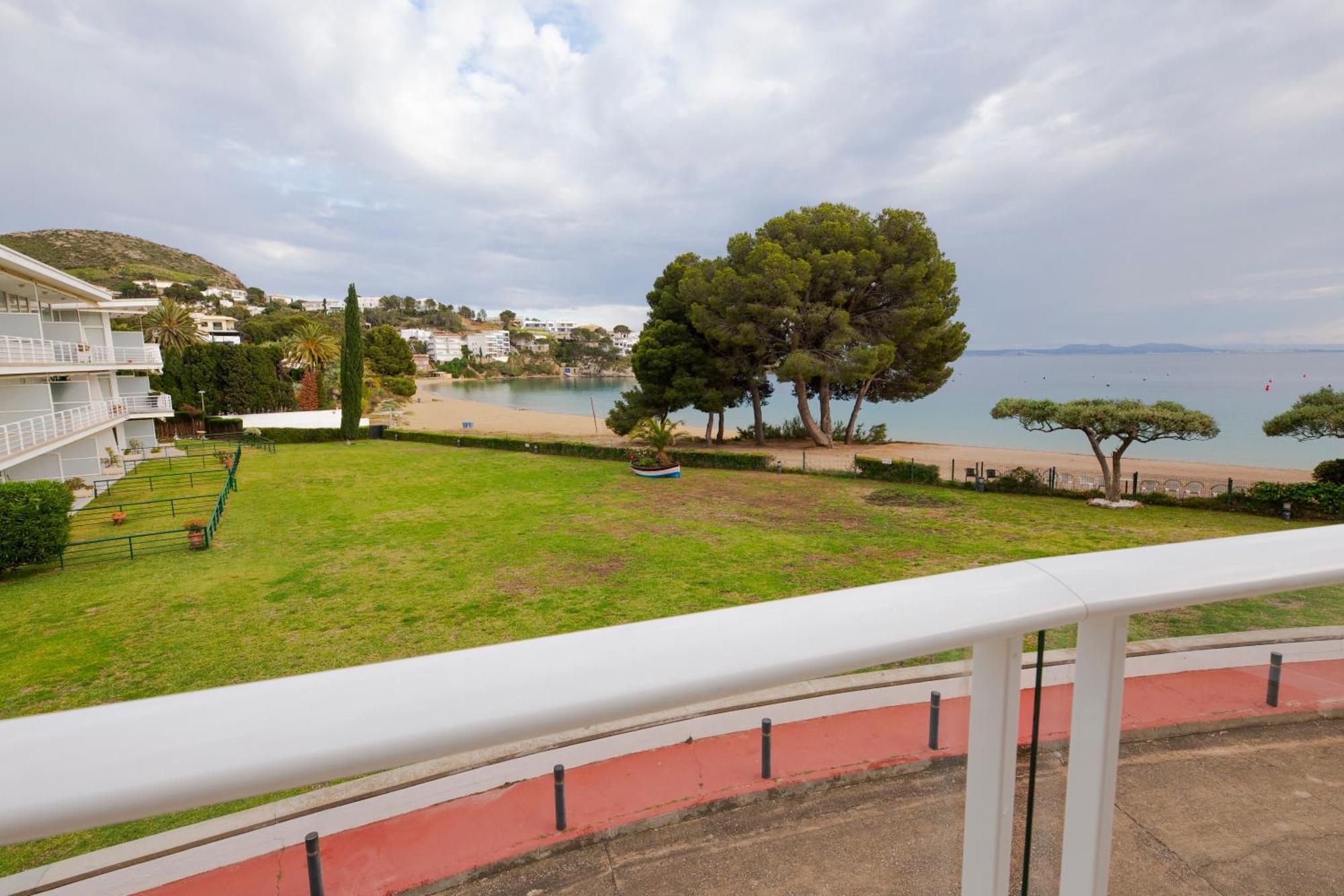 Apartamento Almadraba Roses Exterior photo